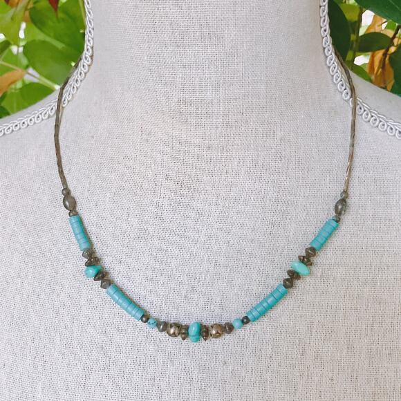Vintage Turquoise / Howlite Heishi Bead Southwestern Necklace 1970s Barrel Clasp - Picture 11 of 12